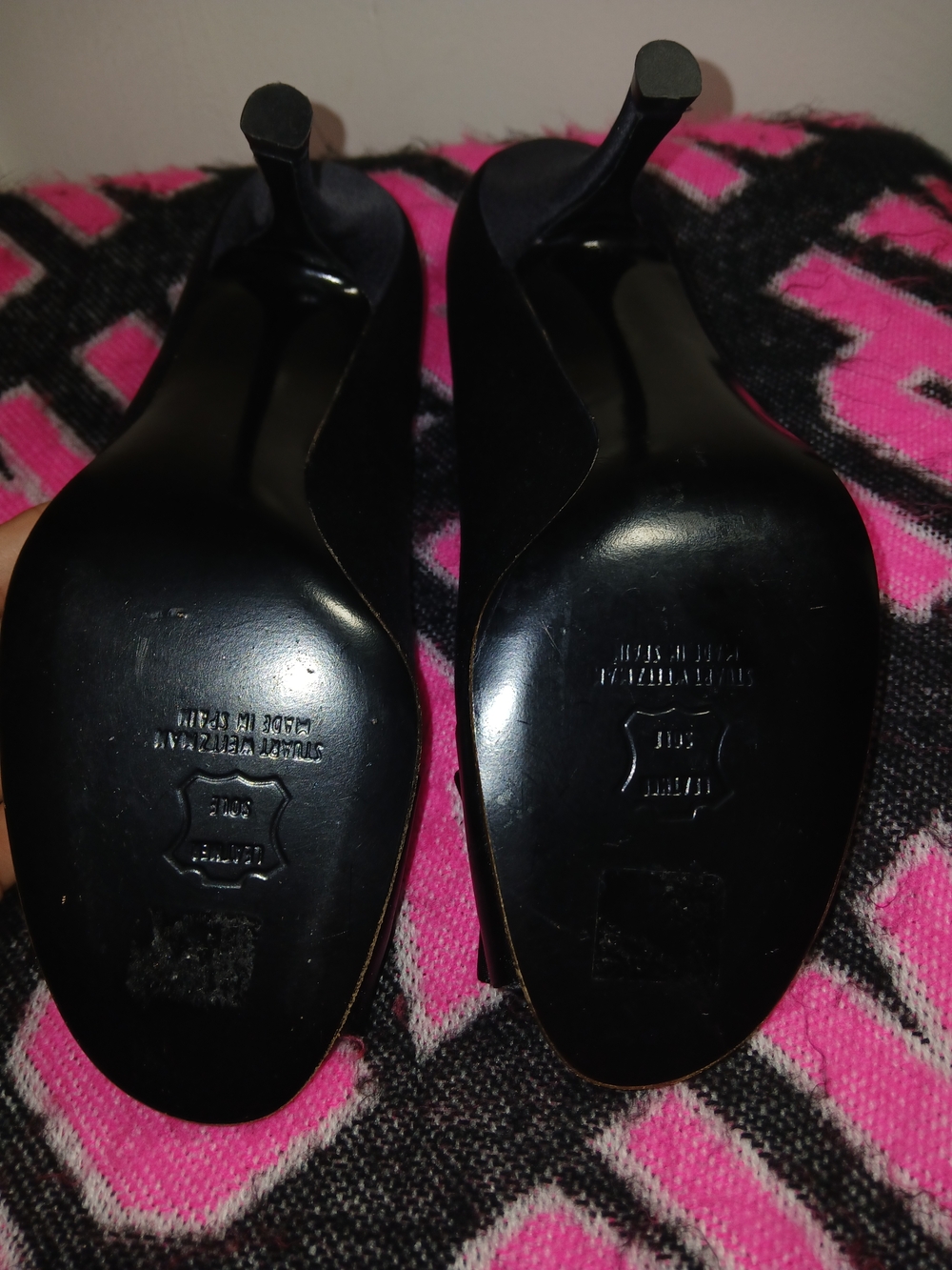 Stuart Weitzman Gigiritz Black Satin Peep-Toe Pumps Ruffle Detail 7.5 EUC! - Picture 3 of 11